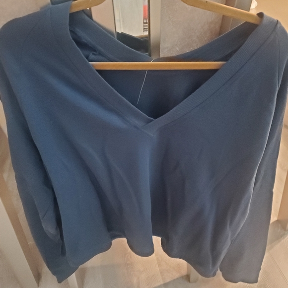 Adidas sweatshirt - Picture 3 of 5